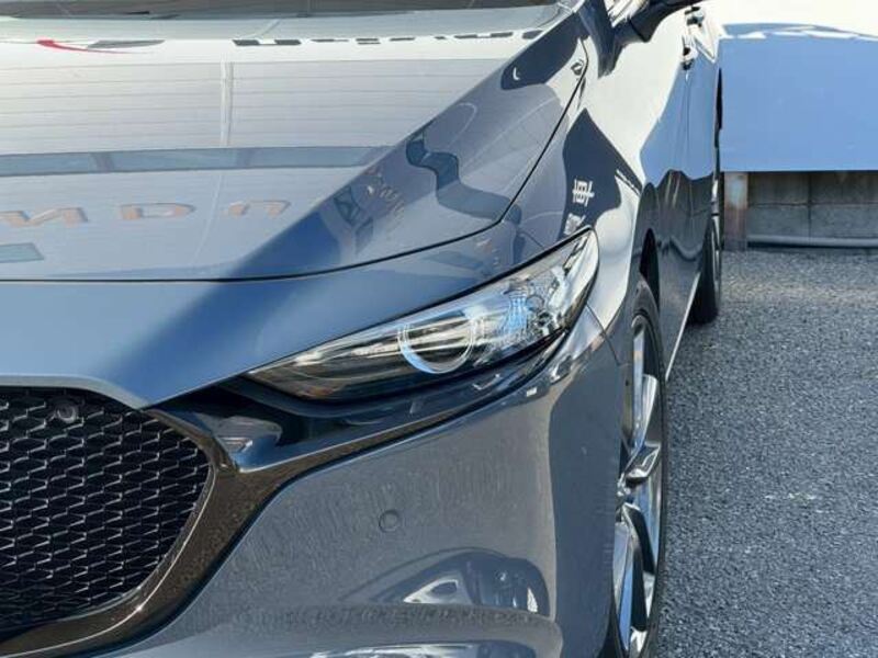 MAZDA3