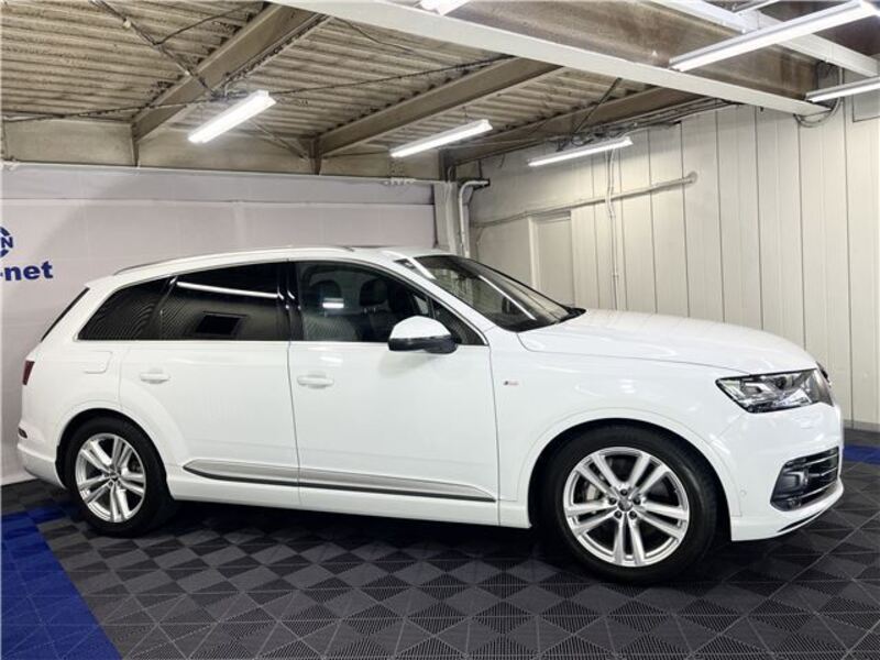 Q7