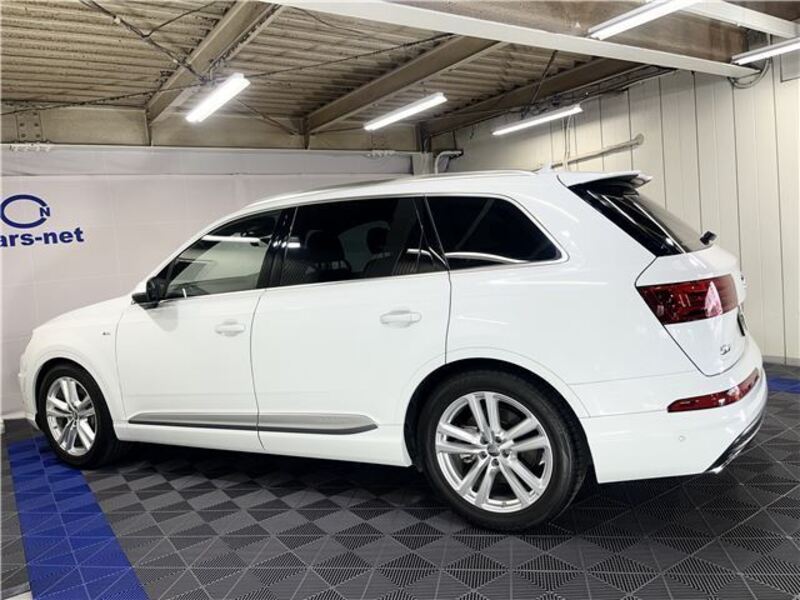 Q7