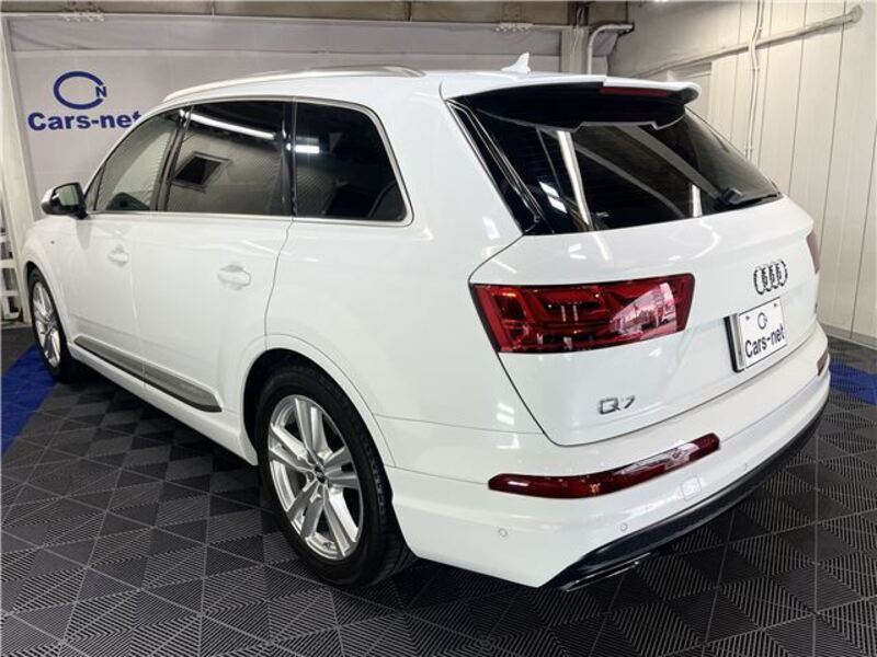 Q7