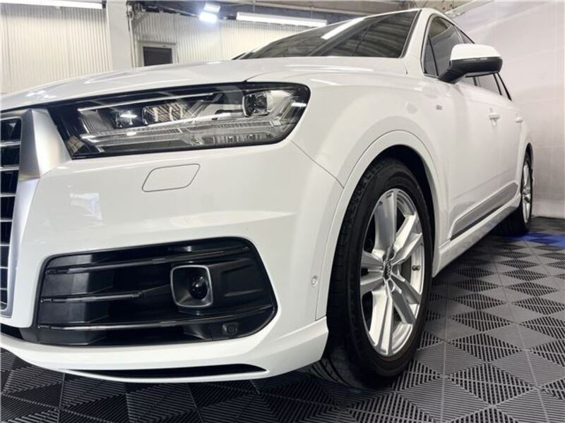 Q7
