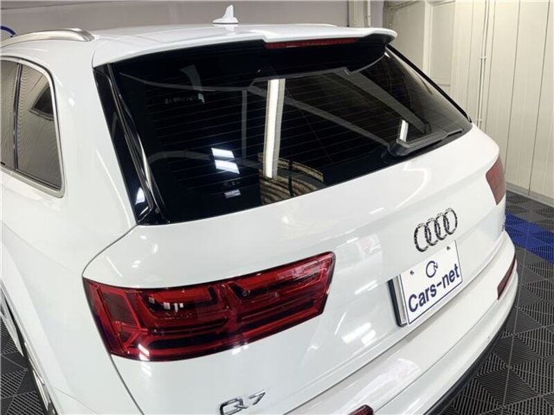 Q7