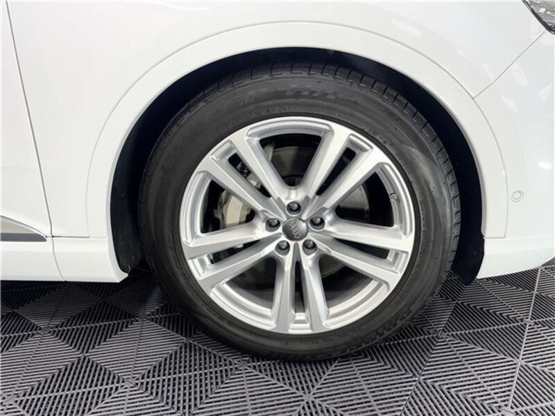 Q7