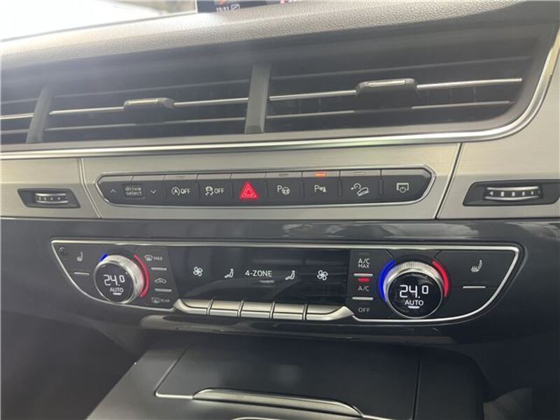 Q7