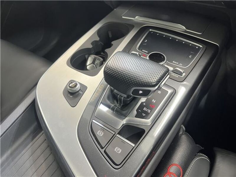 Q7