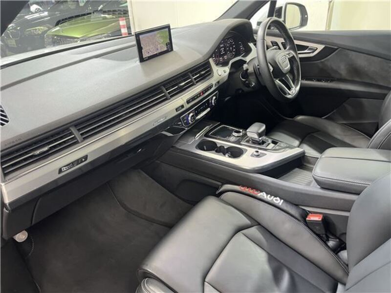 Q7