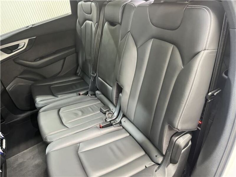 Q7