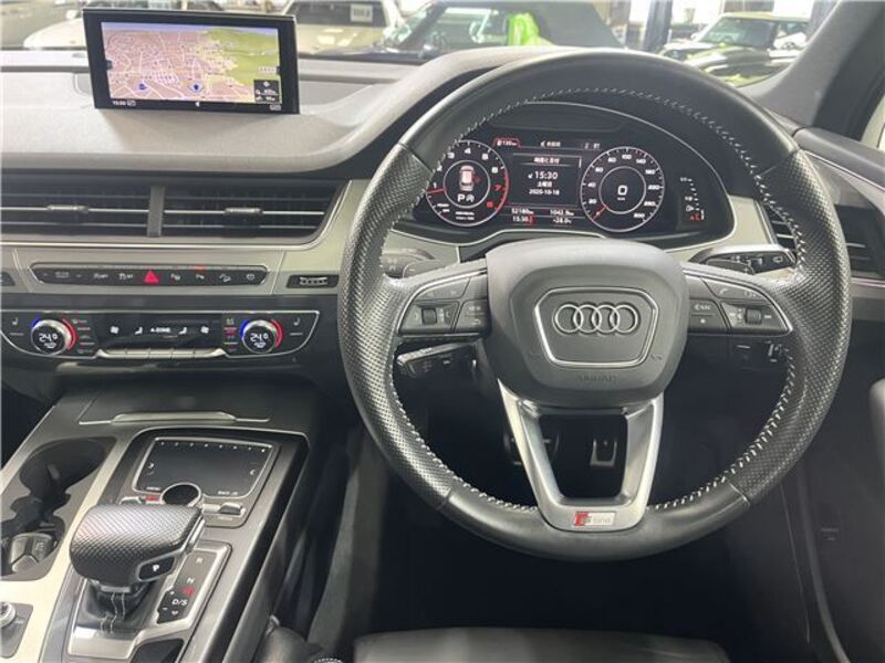 Q7