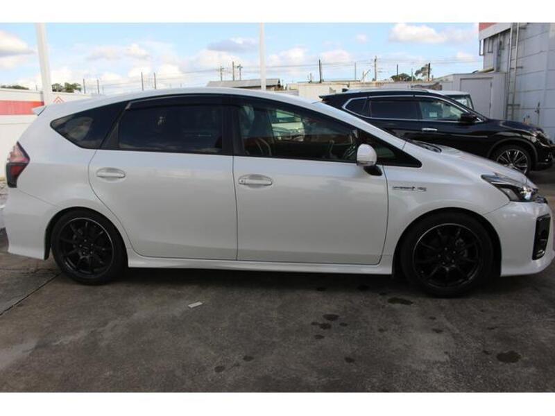 PRIUS ALPHA