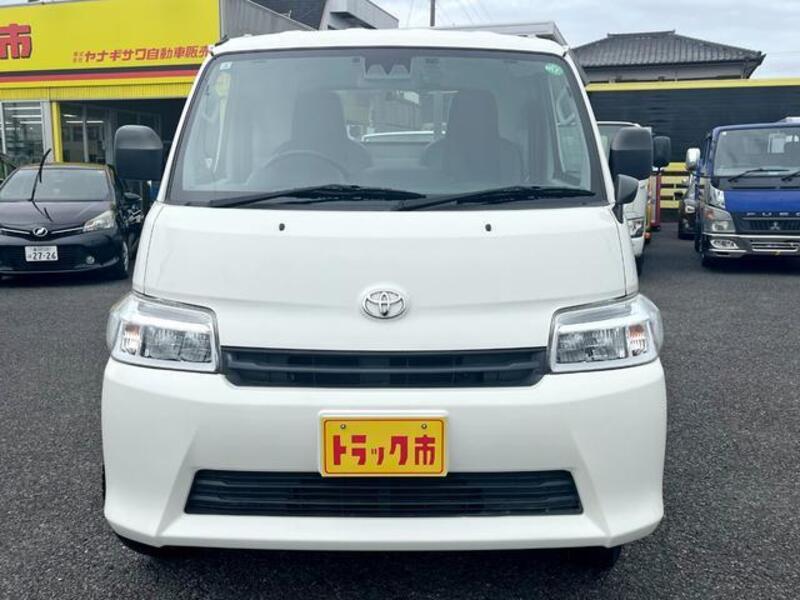 TOWNACE TRUCK
