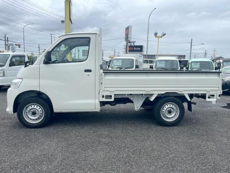 TOWNACE TRUCK