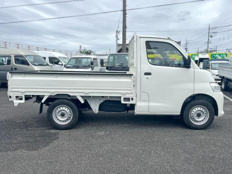 TOWNACE TRUCK