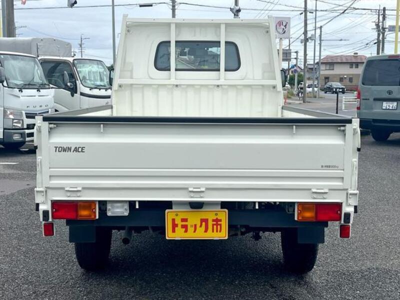 TOWNACE TRUCK