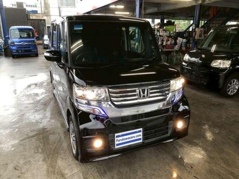 N BOX CUSTOM