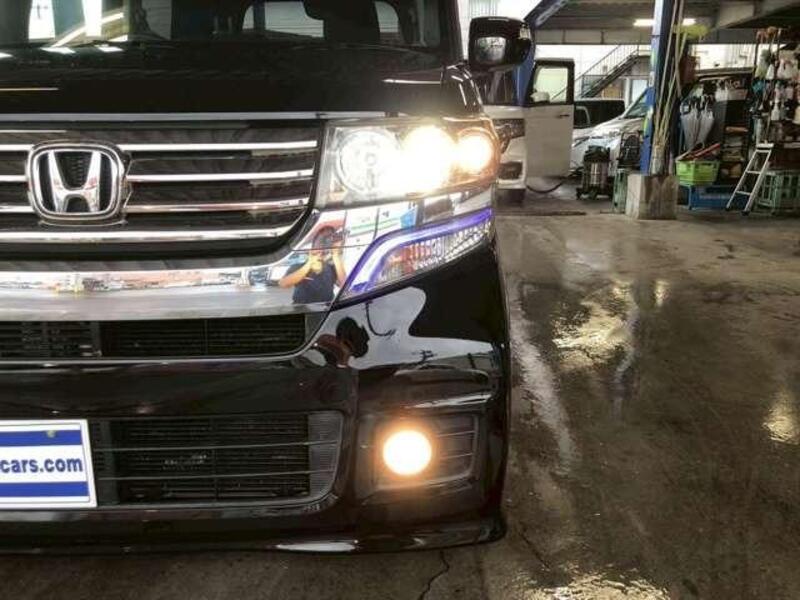 N BOX CUSTOM