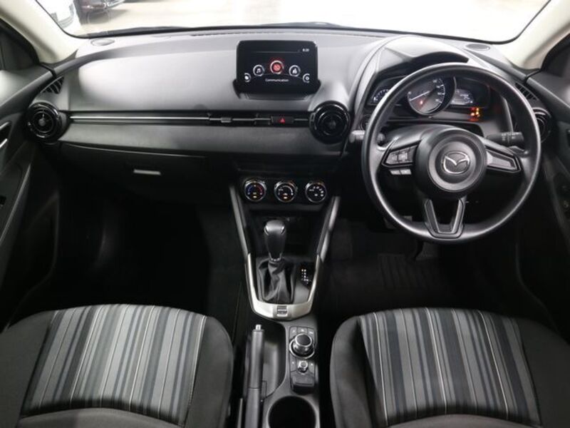 MAZDA2