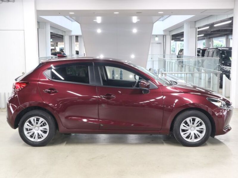 MAZDA2