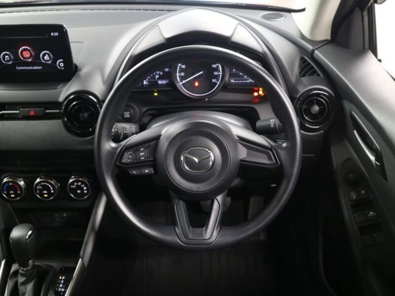 MAZDA2