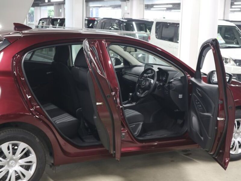 MAZDA2