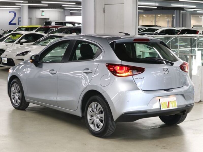 MAZDA2