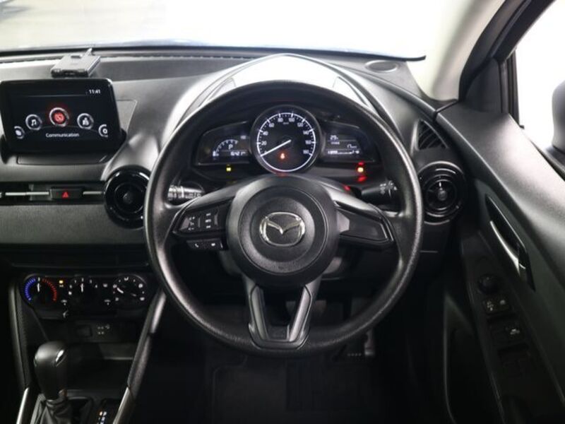 MAZDA2