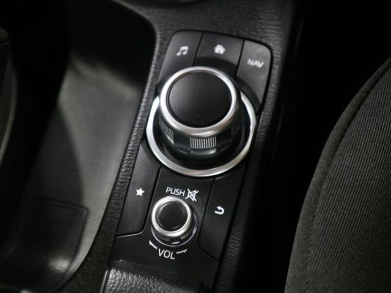 MAZDA2