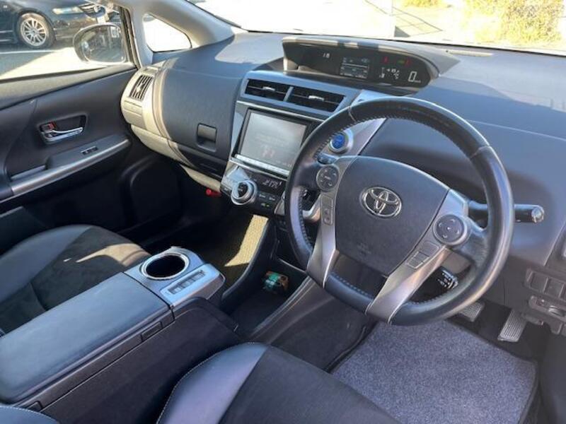 PRIUS ALPHA