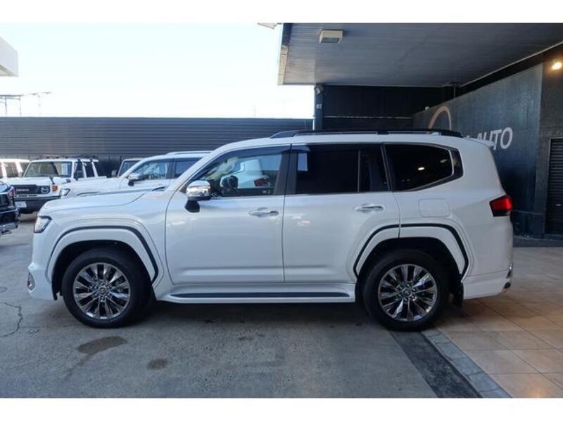 LAND CRUISER