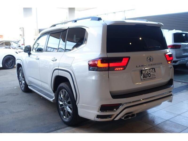 LAND CRUISER