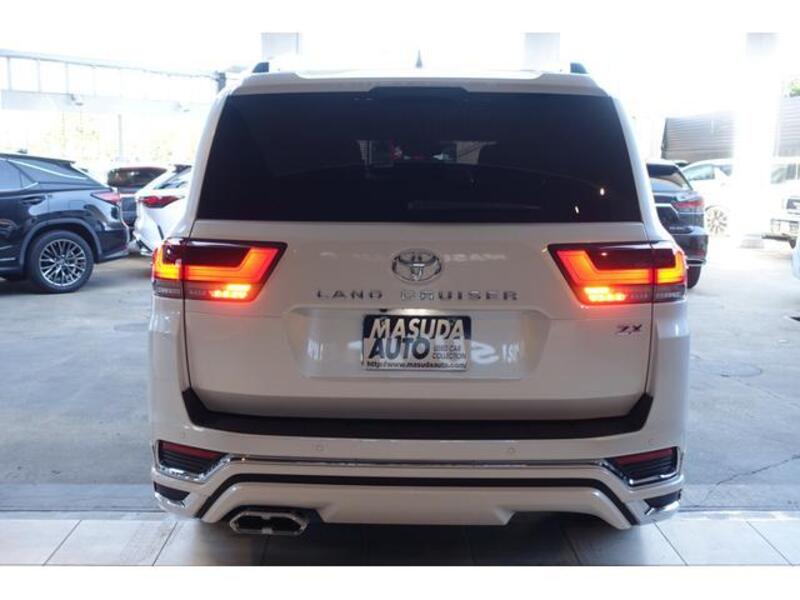 LAND CRUISER