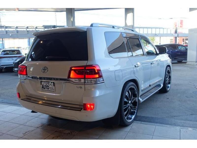 LAND CRUISER