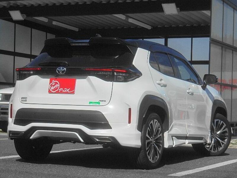 YARIS CROSS