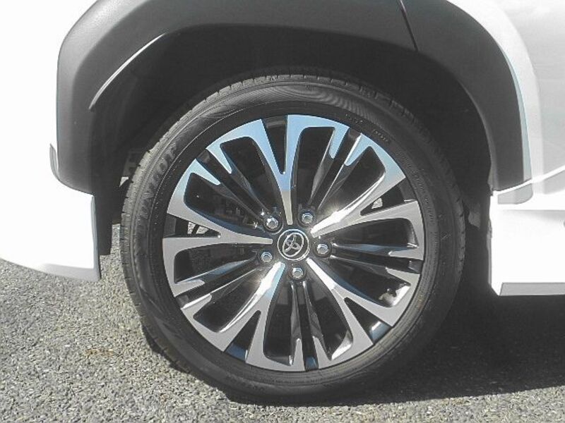 YARIS CROSS