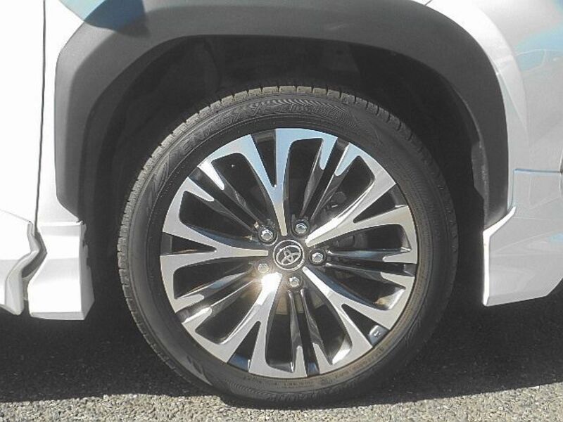 YARIS CROSS