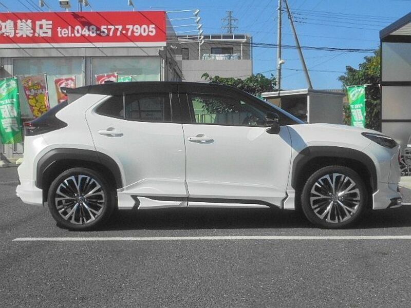 YARIS CROSS