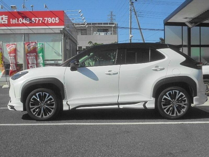 YARIS CROSS