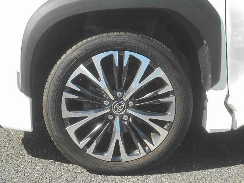 YARIS CROSS