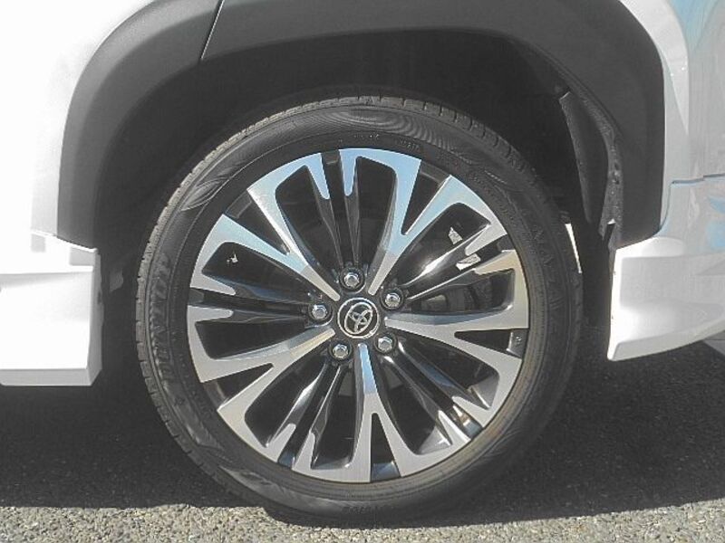 YARIS CROSS