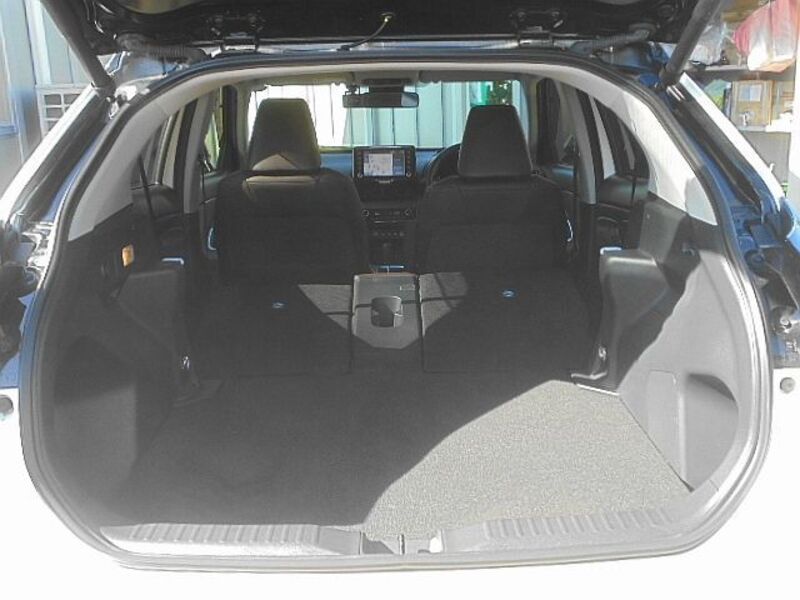 YARIS CROSS