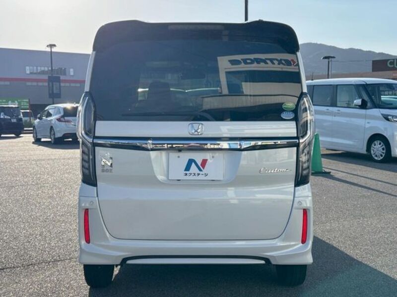 N BOX CUSTOM