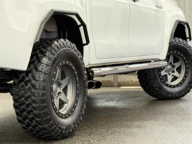 HILUX