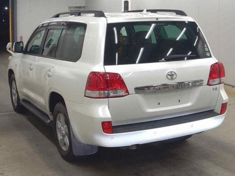 LAND CRUISER
