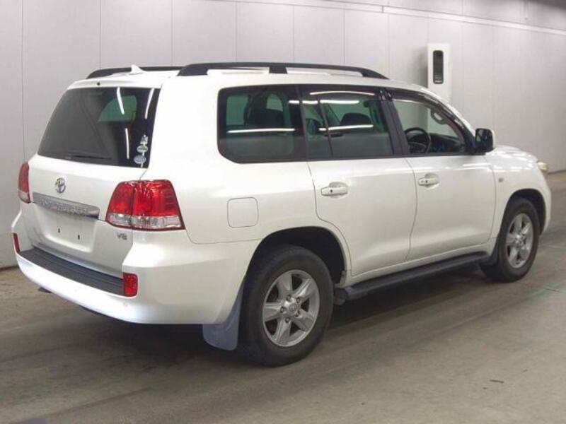 LAND CRUISER