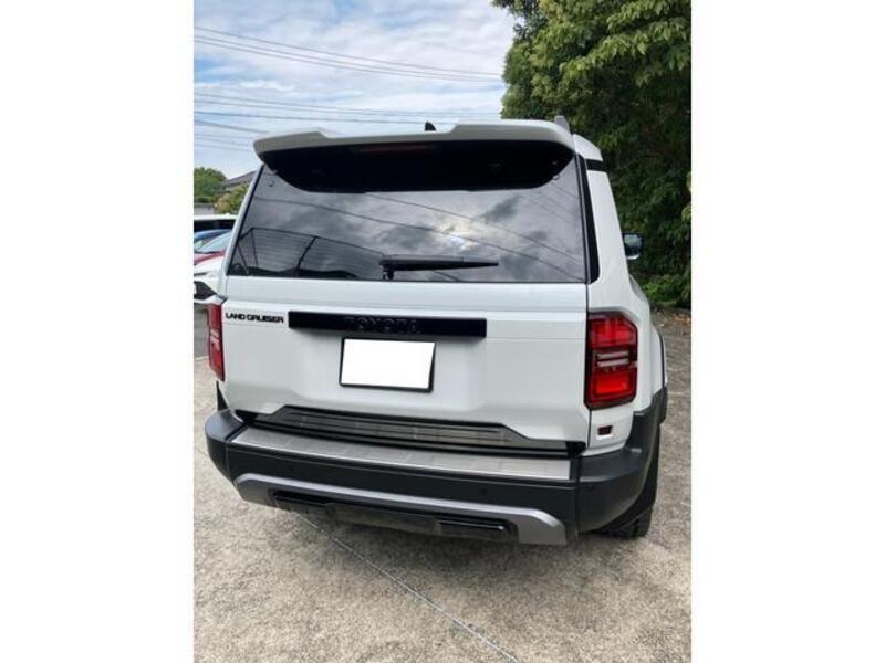 LAND CRUISER 250