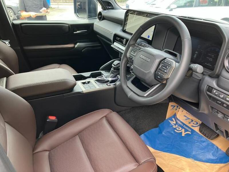 LAND CRUISER 250