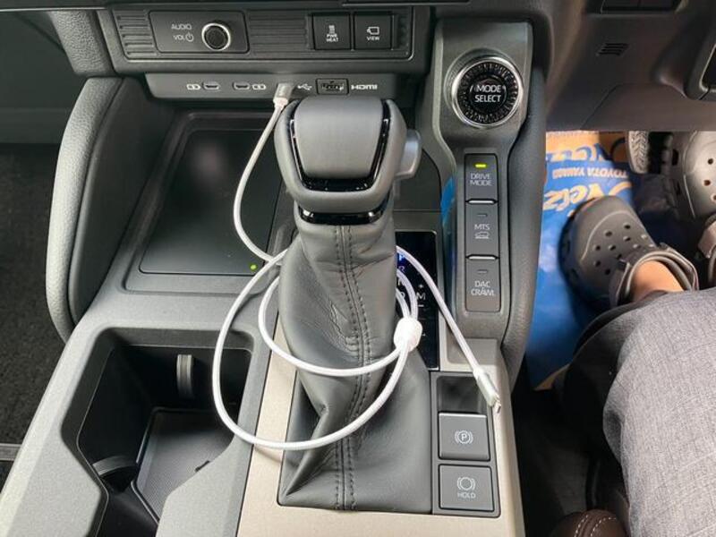 LAND CRUISER 250