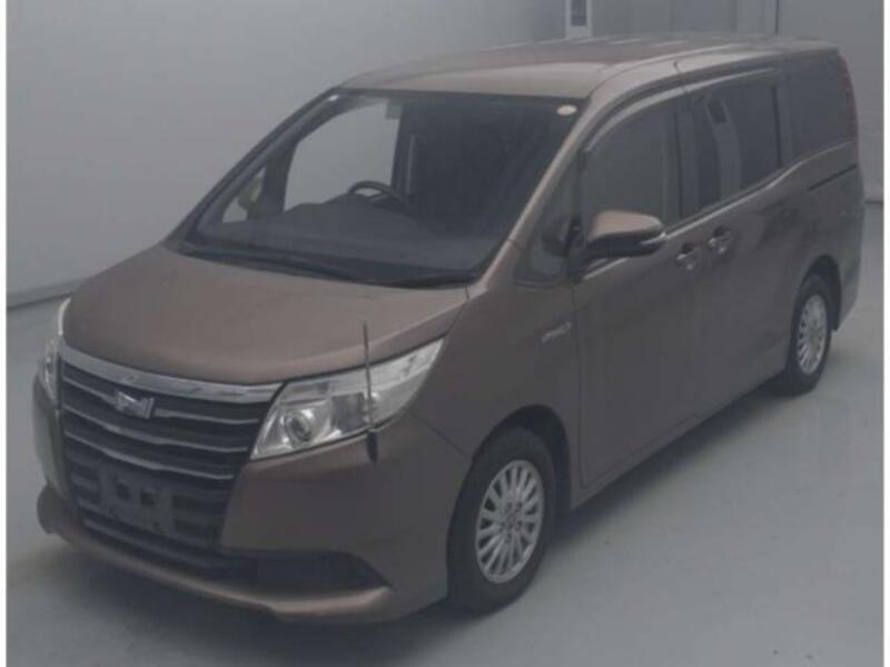 TOYOTA NOAH