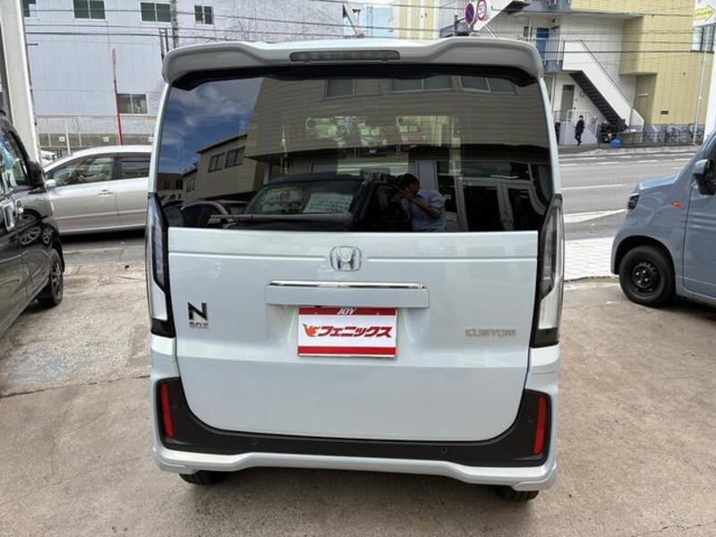 N BOX CUSTOM