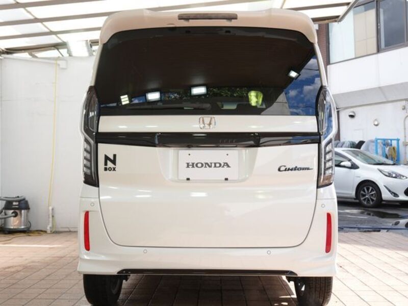 N BOX CUSTOM