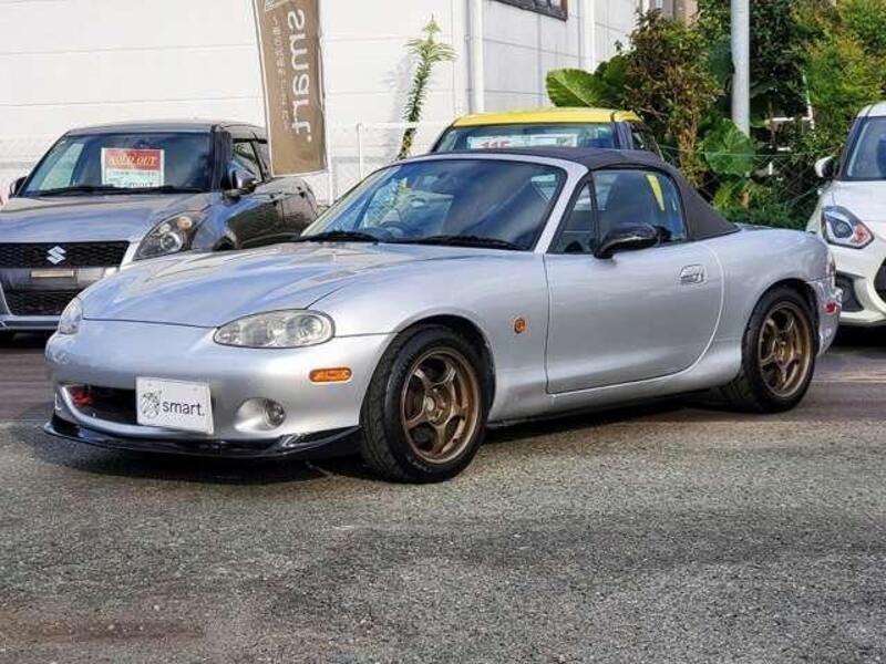 ROADSTER-0